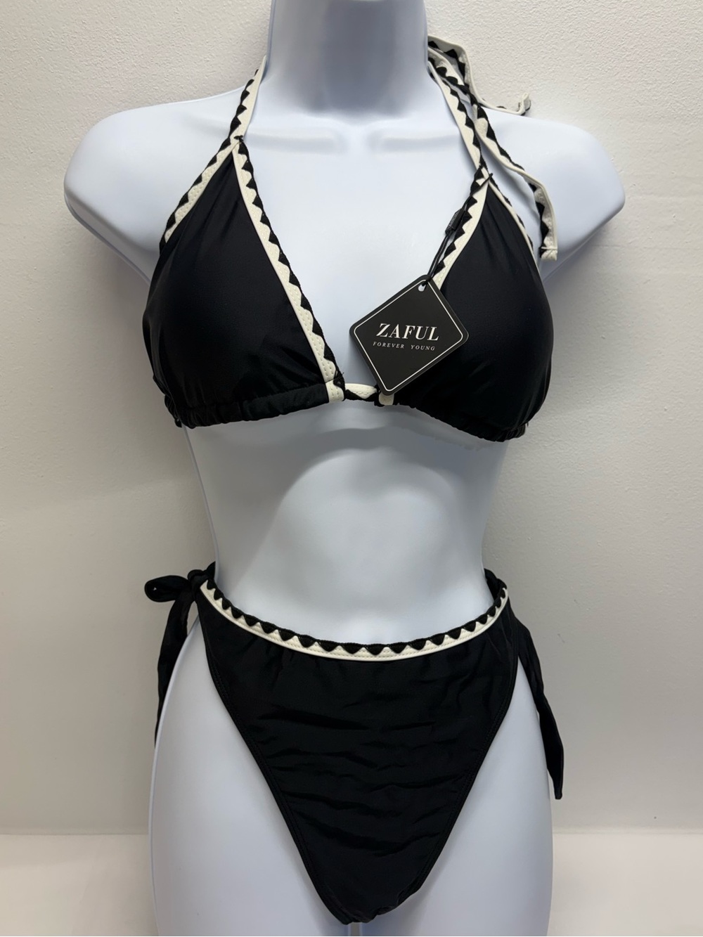 Zaful Black halter Bikini Set swimsuit size large (8-10)triangle cheeky new